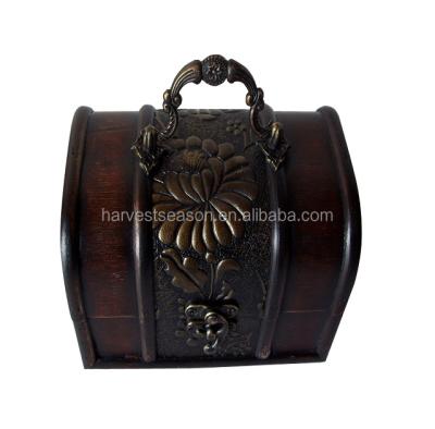 China Low MOQ Handmade Wholesale Small Vintage Treasure Chest Box for sale