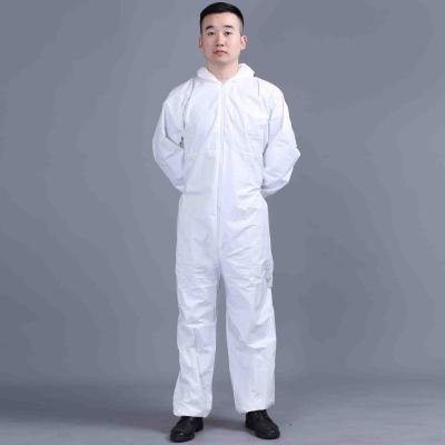 Cina Factory Direct Disposable Full Body Protective Coverall Breathable Waterproof Dust Proof Hooded Coverall SF in vendita