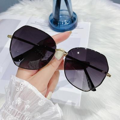 China Fashion Gradient Sunglasses Women's Metal Polygon Black Brown Lenses Brand Big Frame Sunglasses Retro Fashion Alloy Women Sunglasses for sale