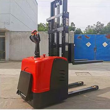 China Hotels Power Forklift 5 Meter Lift Height Stagger Pallet Stacker for sale