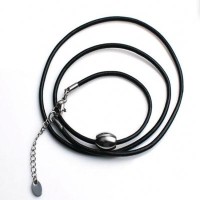 China New High Quality Wholesale South Korea Stainless Steel Chain Leather Custom Real Black Leather Rope Pendant Necklace for sale