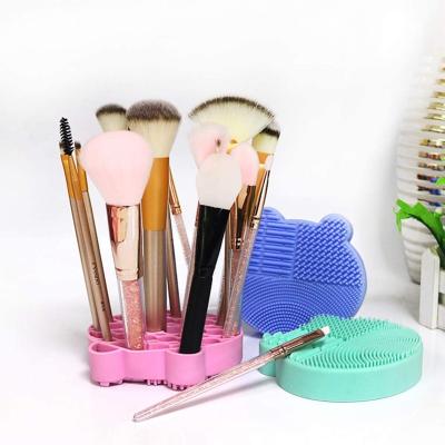 China Portable Cosmetic Brush Cleaner Travel Case 2 Pad Portable Washing Tool in 1 Silicone Makeup Brush Holder Pad Remover and Dryer for sale