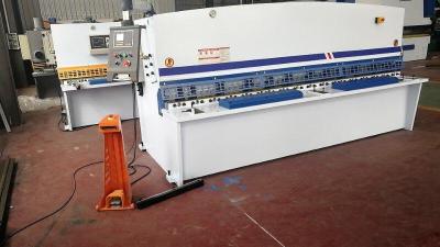 China chapa hidráulica Qc12y-6x2500 de la máquina del esquileo del CNC de 6m m 2500m m en venta