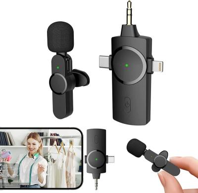 China Professional Conference Microphone 3 in 1 Plug Gaming Lapel Clip on Wireless MIC 2.4G Lavalier Microphone for iPhone iPad Android Camera for Recording YouTube TikTok for sale