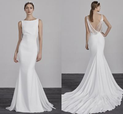 China 2021 Anti-Static Best Selling Long Tail Sleeveless Round Neck Bridal Gown With Tail In White for sale