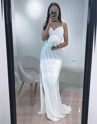 China Dress Thigh High Slit-An anti-static bridal with tuck details on the skirt flowing into a full skirt edge complete with train for sale