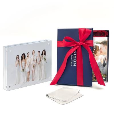 China Fashionable Plexiglass Photo Frame 4x6 Inch Acrylic Wedding Favor Sets For Guests Souvenirs With Gift Wedding for sale