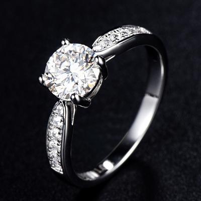 China Tonglin factory S925 ladies wedding ring western silver Korean version of the classic temperament four-claw simulation diamond ring for sale