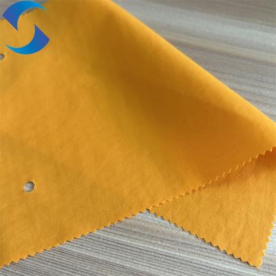 中国 99gsm 100% 228T Nylon Taslon Fabric Yellow Colour For Lining 販売のため