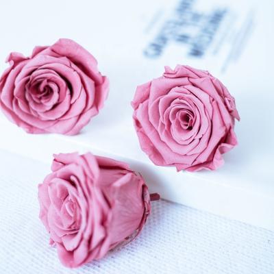 China Wholesale natural preserved flower rose amazon hot sale flower wall decorative piaget rose to fade bakerlayered bouquet for sale