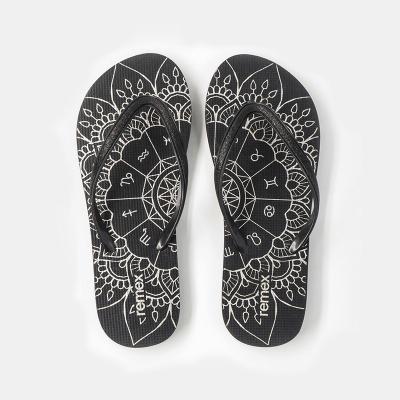 China Único modelo suave de Flip Flop With Twelve Constellation de la playa del verano del teñido anudado en venta