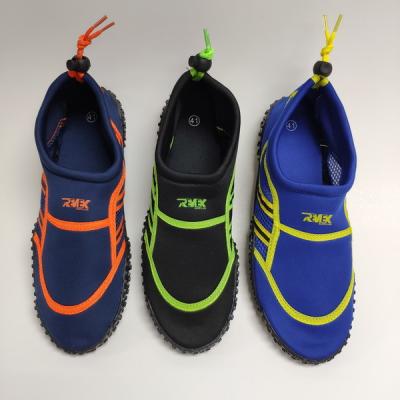 China Agua elástico Aqua Shoes Non Skid de la tela del OEM de BSCI para los niños en venta