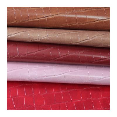 China Waterproof Waterproof Crocodile Leatherette For Handbags Making Crocodile Embossed PVC Leather for sale