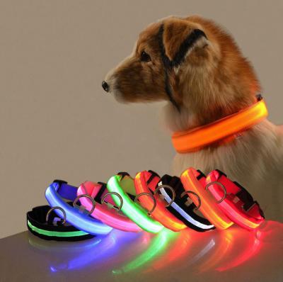 China Abs de Usb Geleide Kraag van het Halsbandlood voor Honden met Water Bestand Opvlammend Licht Te koop