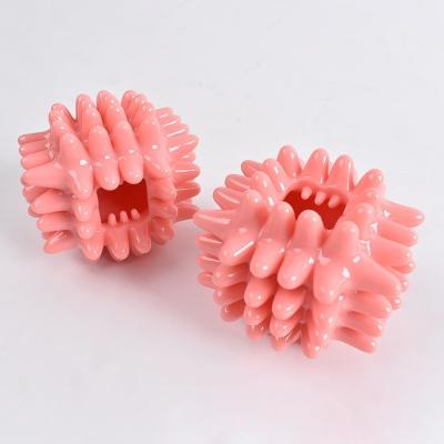 China New Pet Toy Cat And Dog Feeding Puzzle Molars Leak Food Ball Bite Resistant Rubber Pet Toy Bite Gum Leak Food Ball for sale