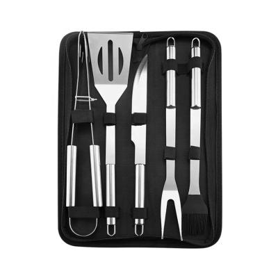 China Hot Selling BBQ Grill Accessories Tool Kit 5pcs High Quality Easily Cleaned BBQ Tool Kit With Oxford Bag for sale