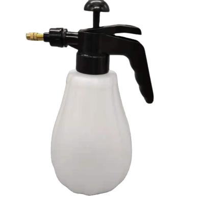 China Excellent Quality Household Products Plastic Water Spray Bottle Color Translucent Water Pot Sprayer for sale