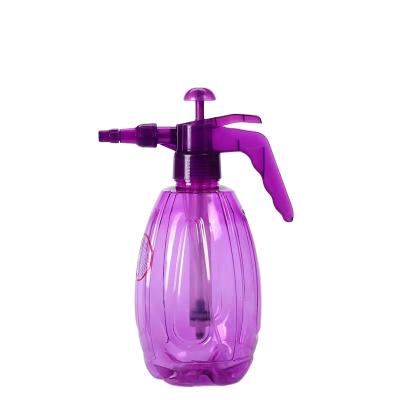 China Household products garden watering pot 1. 5 liter air pressure handheld spray bottle transparent spray canister spray bottle for sale