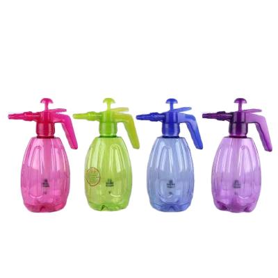 China Household Products 1. 5 Liter Air Pressure Hand Held Spray Bottle Spray Bottle Transparent Garden Watering Pot for sale