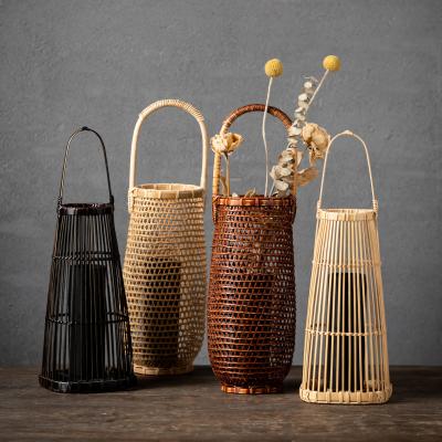 China Creative Handmade Bamboo Woven Nostalgic Living Room Flower Basket Vase Flower Arrangement Flower Arrangement for sale