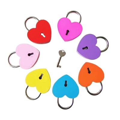 China Love lock factory direct sale colorful love heart shaped padlock for gift love lock 45*58mm 9 colors ZINC ALLOY for sale