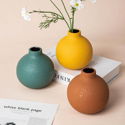 China Mini Flower Vases For Home Decoration Tabletop Vase Modern Home Ceramic Vase Living Room Decor for sale