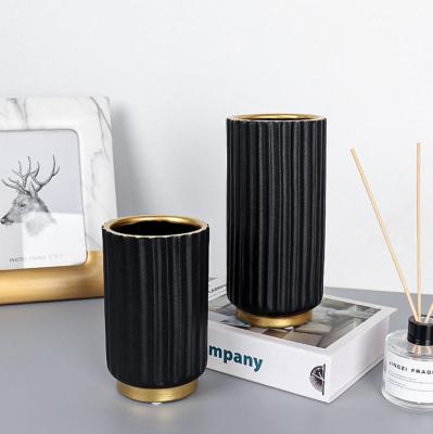 China Modern home vases ornamental craft decoration living room luxury black ceramic vase for home decor for sale