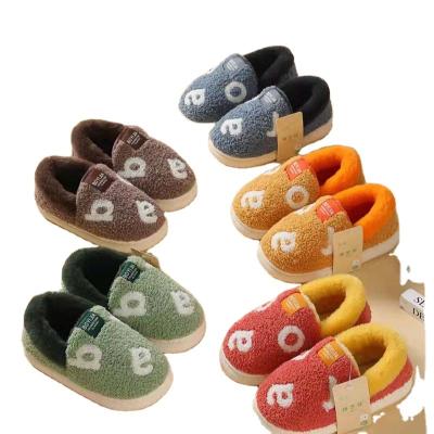 China Winter Trend Fashion Women's Bedroom Non-slip Comfortable Slippers Fur Anti-slippery Warm Decoration Slippers for sale