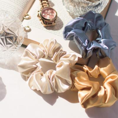 China Reusable European and American Style Various Colors Solid Colors Multi Sizes Hair Tie For Ponytail 100% Real Silk Hair Scrunchies for sale