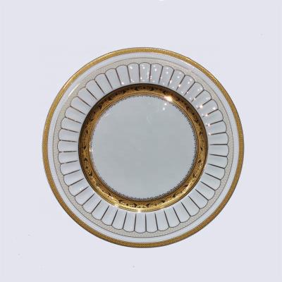 China Sustainable Wholesale Luxury Rome Style Gold Rims Dinner Plate Sets Ceramic Dinnerware Sets For Wedding Decoration for sale