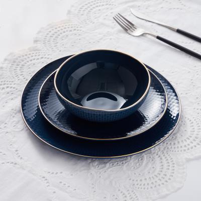 China Party Event Used Hotel Stocked Items Glazed Design Bone China Dinnerware Dishes And Bowl Porcelain Dinnerware Dinner Sets With Gold Rim for sale