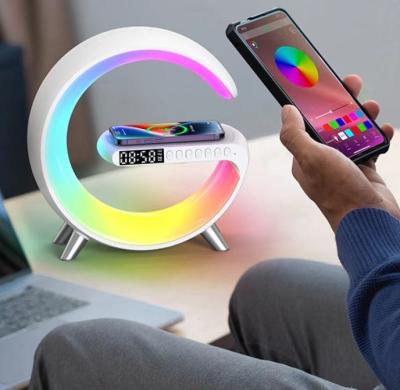 Cina G Shape RGBIC LED Ambient Night Light With Speaker / Wireless Charger in vendita