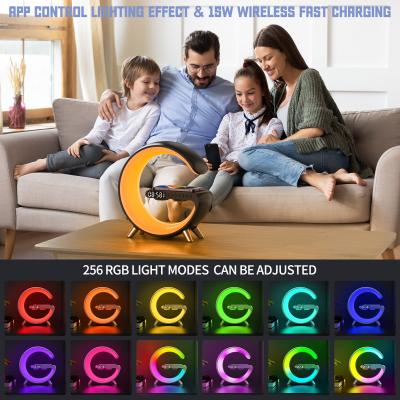 中国 Hands Free Timer Controlled G Shaped Rgb Light Table Lamp With Wireless Charger Bluetooth Speaker 販売のため