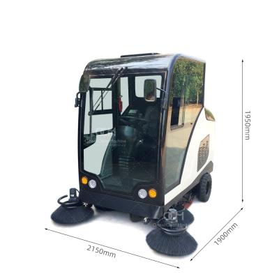 China Hotels OCM-E900 Outside Ride On Road Sweeper Concrete Floor Driver Sweeper Driveway Sweeper For Sale for sale