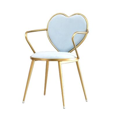 China 2021 Simple Newly Design Tea Shop Modern Ins Style Leisure Bedroom Simple Heart Shaped Dresser Chair for sale