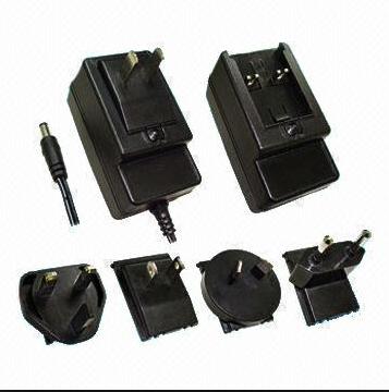 China 2018 Interchangeable Power Adapter Multi Plug Travel Pack Power Supply Chargers / Adapter M035500700 for sale