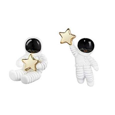 China 2021 CLASSIC Cute Earrings Design Asymmetrical Small Stud Astronaut Starry Sky Astronaut Earrings For Women for sale