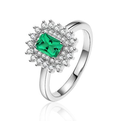 China CLASSIC Green CZ Stone Setting Wedding Jewelry 925 Sterling Silver Ring For Women for sale