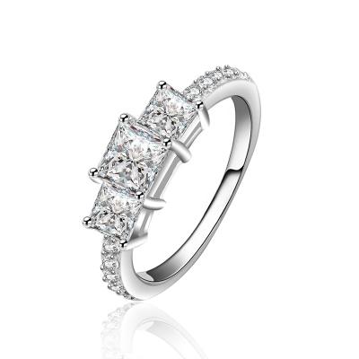 China Luxury Princess CLASSIC Stone Setting Design Engagement Wedding Ring For Women for sale