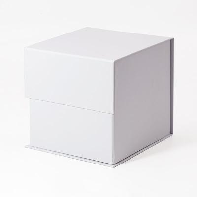 China Recycled materials 7x7x7 lxuury white cube snap closed lid magnetic closing gift products packaging box for sale