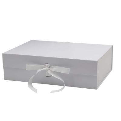 China Recyclable Custom Large Cardboard White Lid Basket Magnetic Gift Boxes For Present for sale