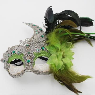 China Cosplay Black Embroidery Trims And Feather Mardi Gras Peacock Feather Gothic Venetian Eye Lace Mask for sale