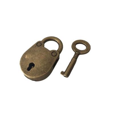 China Vintage high quality cute style and notebook use custom bear shape antique bronze padlock and alloy metal vintage key for sale