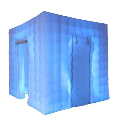 China Weeding 2 Doors 2.5x2.5x2.5m Color Changing LED Lighting Cube Led Inflatable Selfie Photo Booth For Wedding/Party/Event à venda