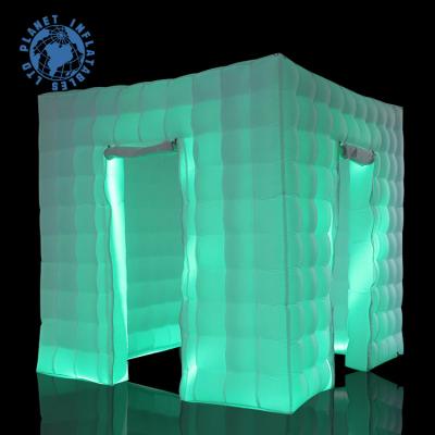 China Wedding Event Photo Booth 2 Doors Led Lighting Inflatable Wedding Cube Photo Booth Enclosure Tent For Sale en venta