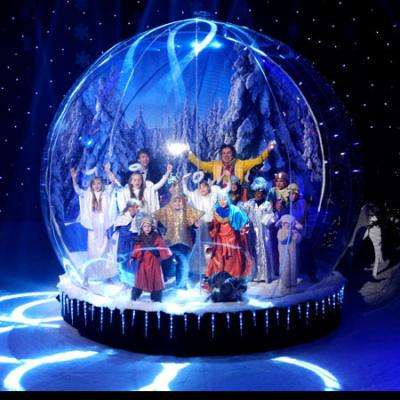 China 3 Meter Dia Christmas Giant Human Size Inflatable Snow Globe Photo Booth Decoration, Inflatable Bounce House Snow Globe With Blowing Snow for sale