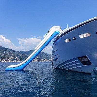 China Water Proof Customized Big Water Fashion Yacht PVC Tarpaulin Large Airtight Inflatable Water Slide Yacht Slide For Yacht zu verkaufen