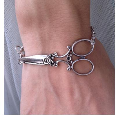 China Metal Scissors Bracelet Best Selling New Fashion Style Vintage Antique Silver Scissors Men's Silver Bracelet for sale