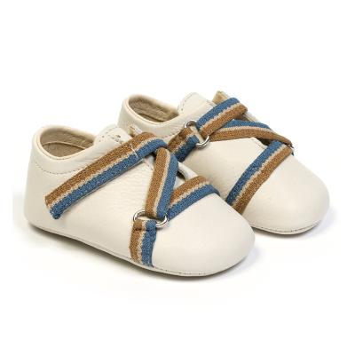 China 2021 Light Weight Fashion Baby Canvas Shoes Unisex Toddler Shoes Wholesale Custom for sale