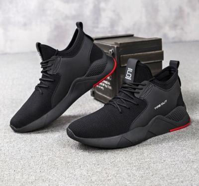 China 2019 High Quality Breathable Low Price Men Sports Shoes for sale